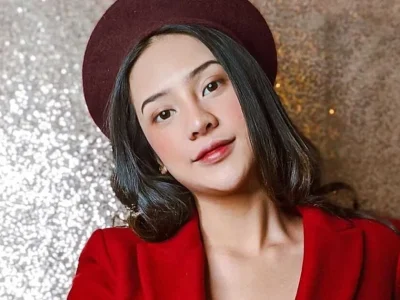 anya-geraldine-galau