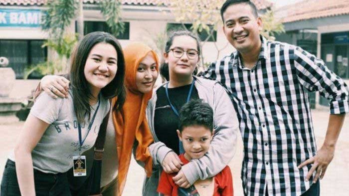 raden-brotoseno-dan-angelina-sondakh-pacar-baru-tata-janeeta