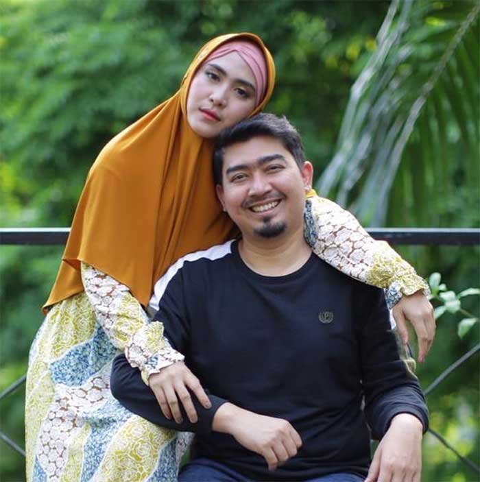 Artis menikah dengan ustad