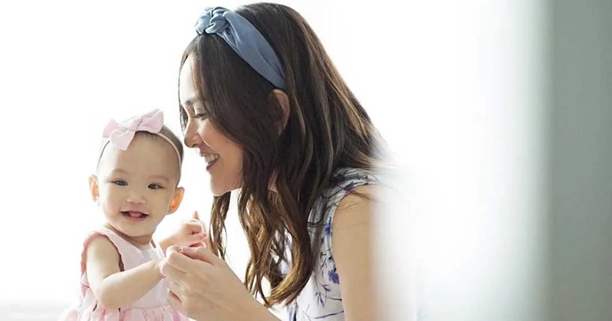 Gemas! Anak Shandy Aulia Nenen sambil Bergaya Akrobat