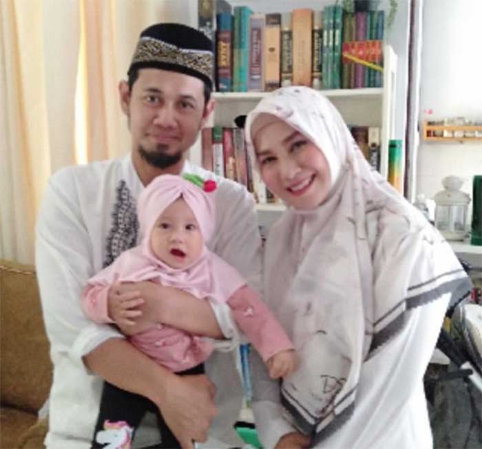 Artis menikah dengan ustad