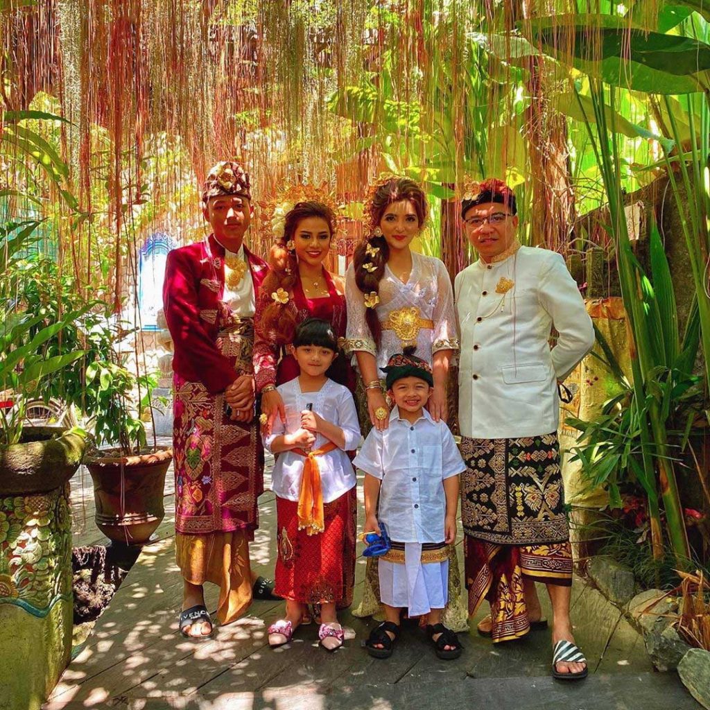 anak-artis-pakai-baju-adat