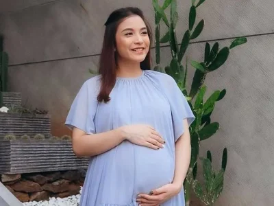 chelsea-olivia-baby-bump
