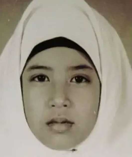 foto-sma-dewi-perssik