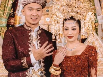 nikita-willy-menikah-dengan-indra-priawan-gelar-baru-minangkabau-hadiah