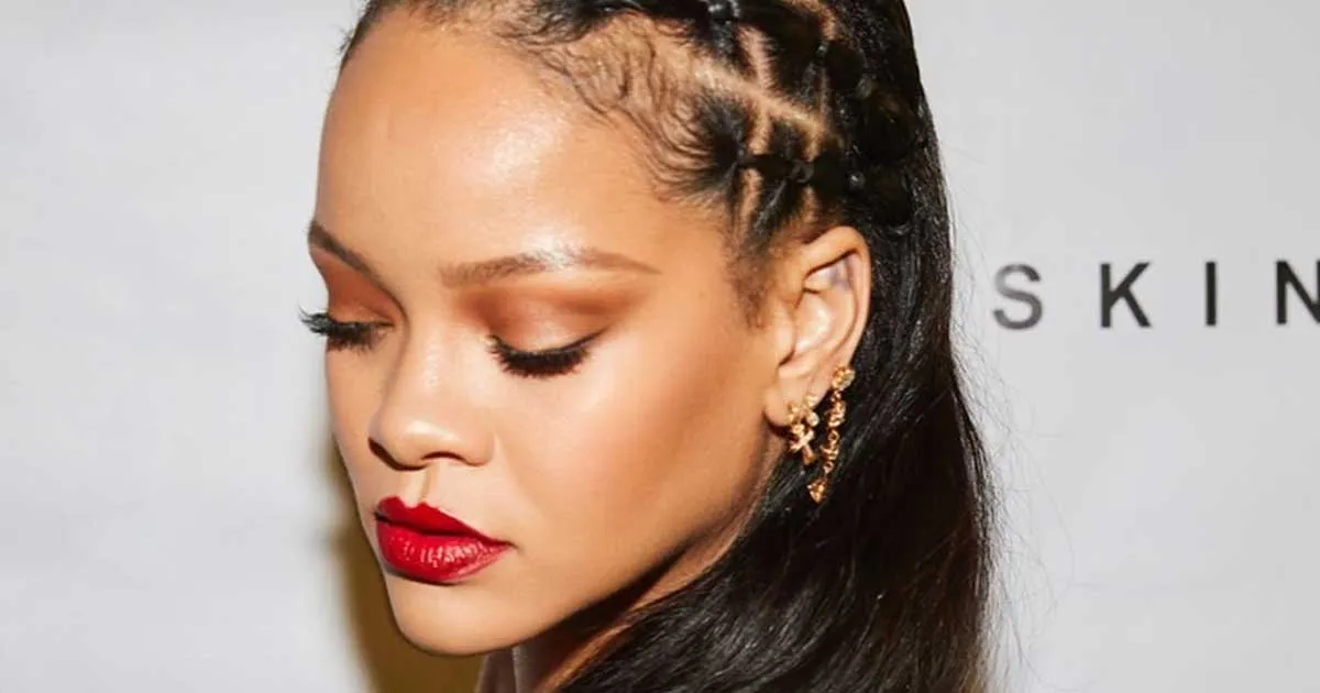 Pakai Lagu Berisi Hadis di Fashion Show Lingerie, Rihanna Menyesal