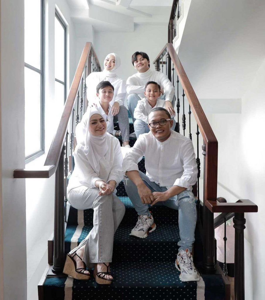 foto-keluarga-sule-dan-nathalie-holscher