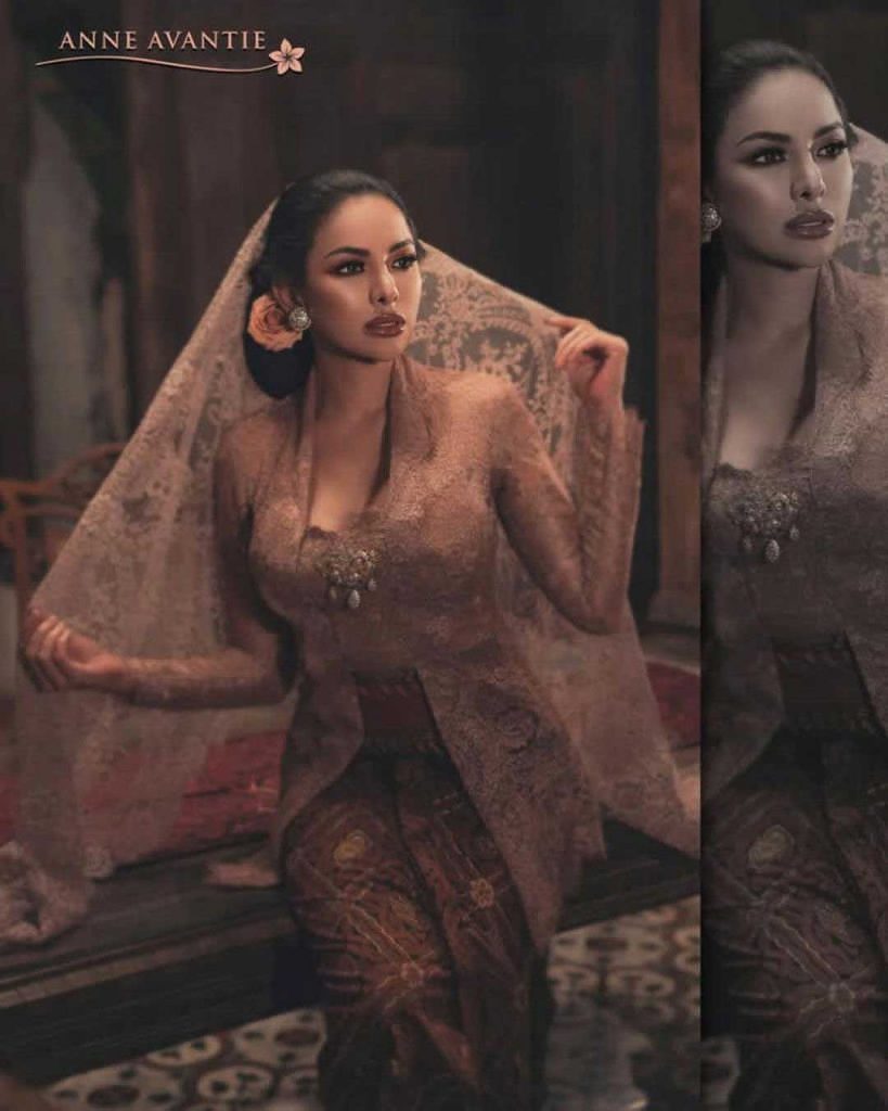 nikita-mirzani-pakai-kebaya-1