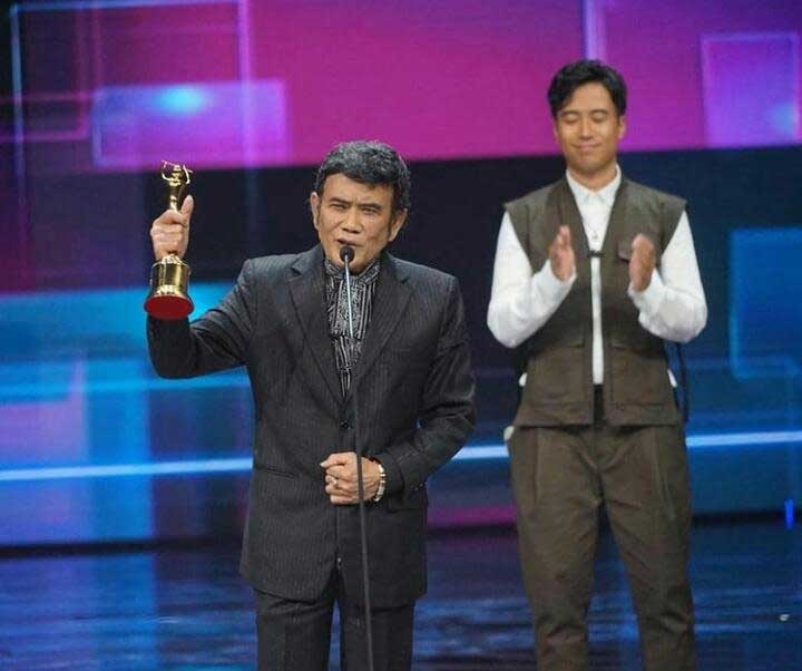 rhoma-irama-menang-ami-awards-2020