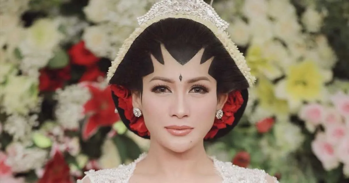 Ogah Bocorkan Identitas Suami Baru, Ini Alasan Tata Janeeta