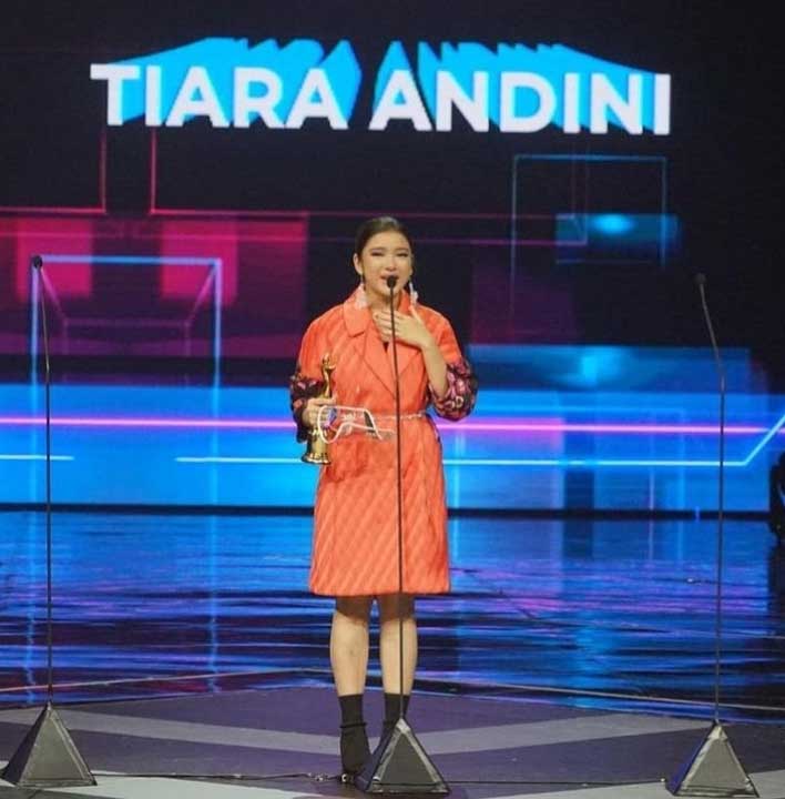 tiara-andini-menang-ami-awards