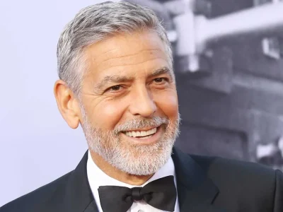 uang-george-clooney-bagi-bagi