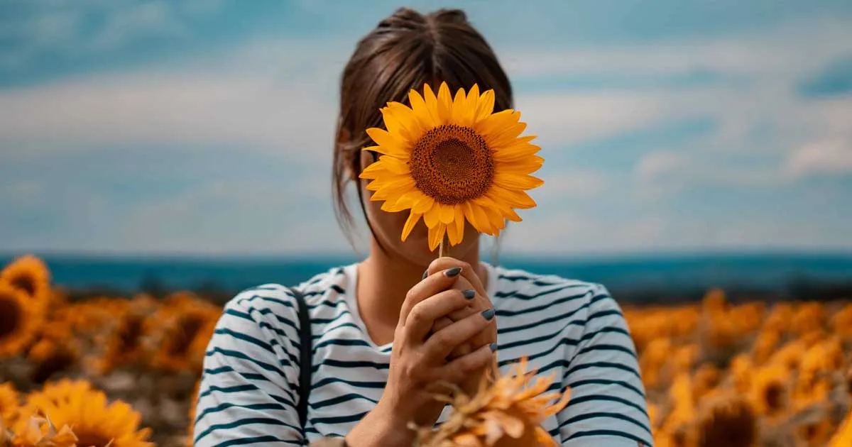 4 Zodiak Ini Terkenal Paling Pemalu, Virgo Jadi Juaranya!