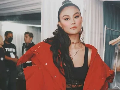 klinik vaksin covid-19 gratis agnez-mo-bright