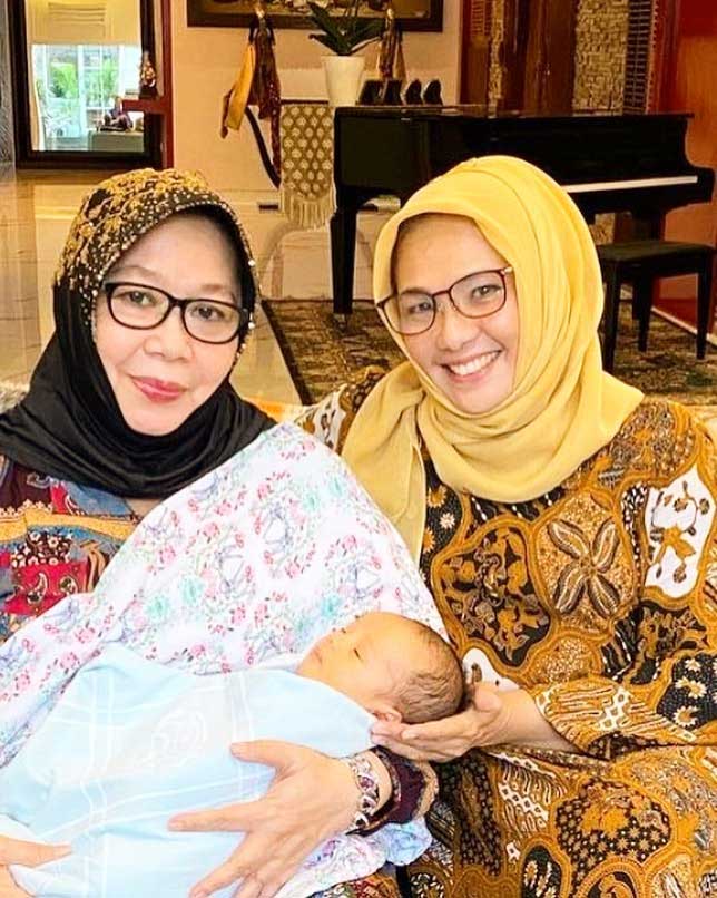 ibu-ussy-sulistiawaty 1