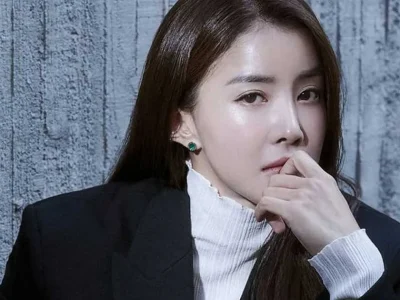 lee si-young