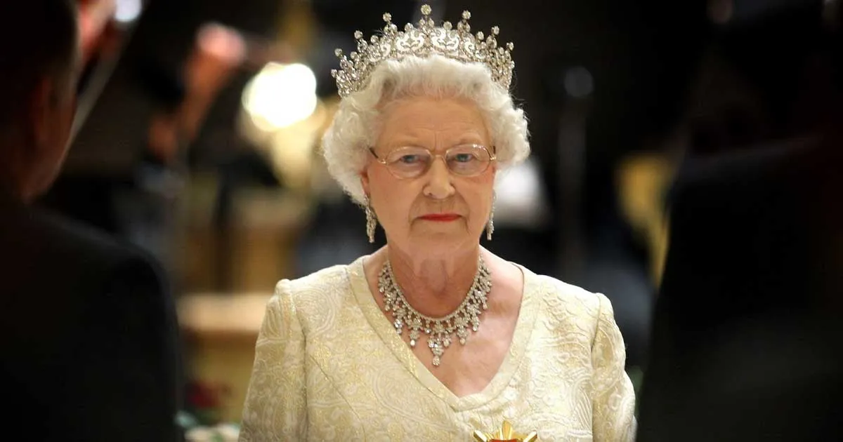 Ratu Elizabeth Kemalingan!