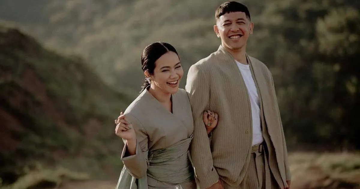 Dari Teman Curhat, Ini Kisah Cinta Yura Yunita dan Suaminya yang Bikin Baper
