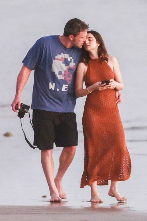 ana-de-armas-dan-ben-affleck-foto-mesra