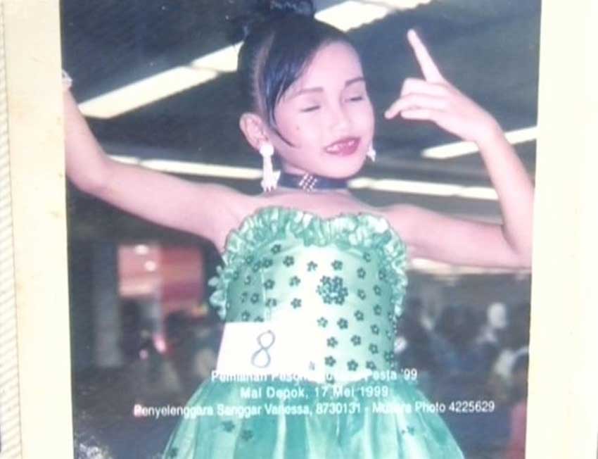 foto-ayu-ting-ting-kecil