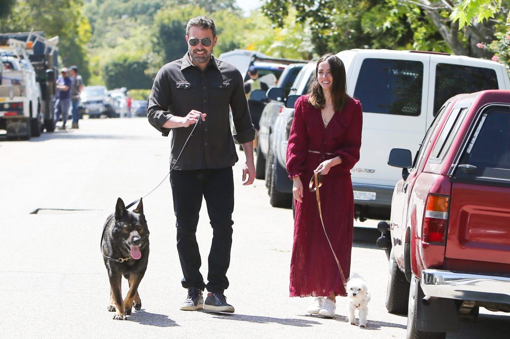 foto-mesra-ana-de-armas-dan-ben-affleck