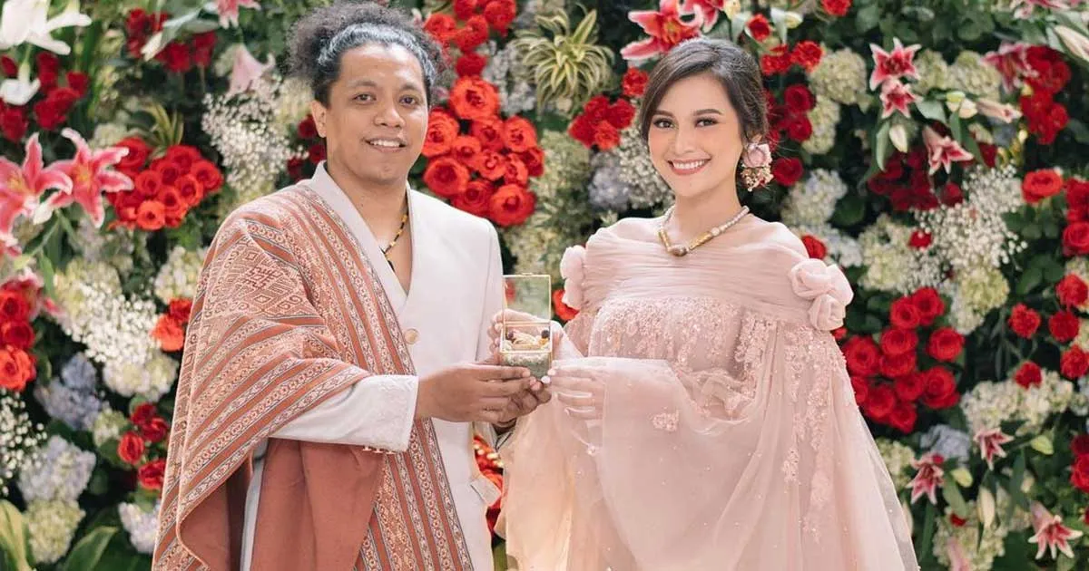 So Sweet! Yuk Intip 12 Foto Pernikahan Arie Kriting dan Indah Permatasari