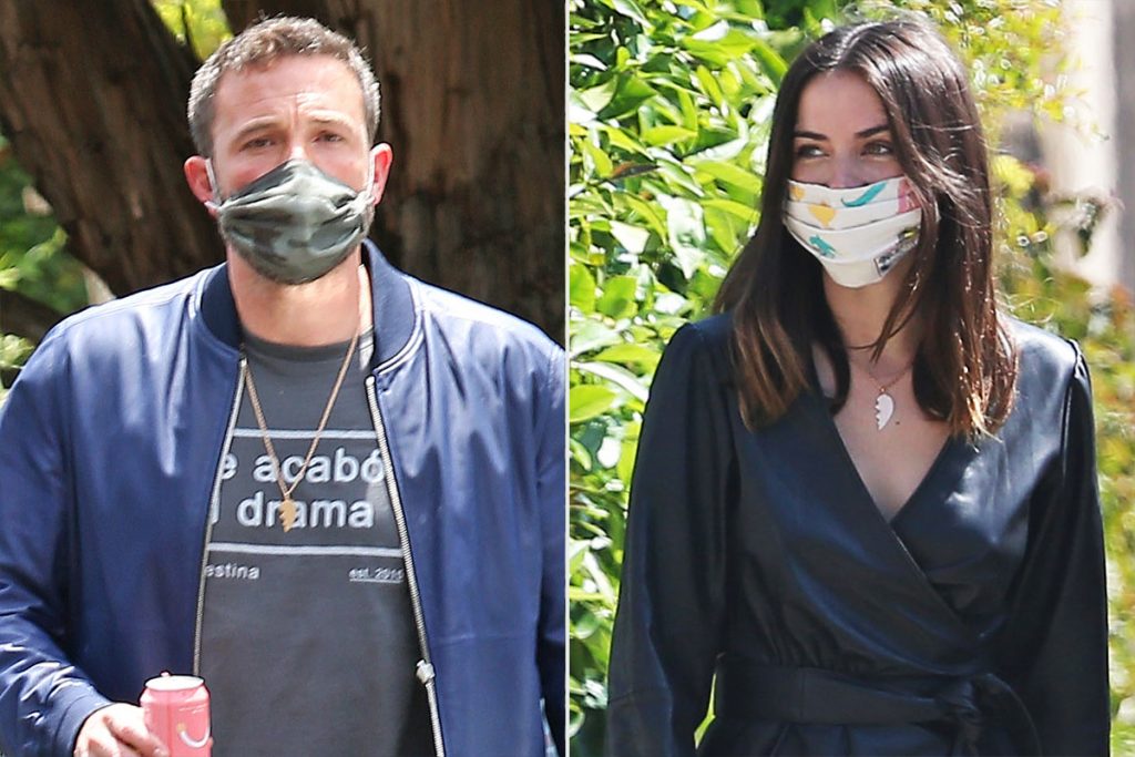 kalung-couple-ana-de-armas-dan-ben-affleck