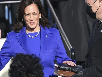 kamala-harris-kisah-cinta-doug-emhoff-panggilan-momala