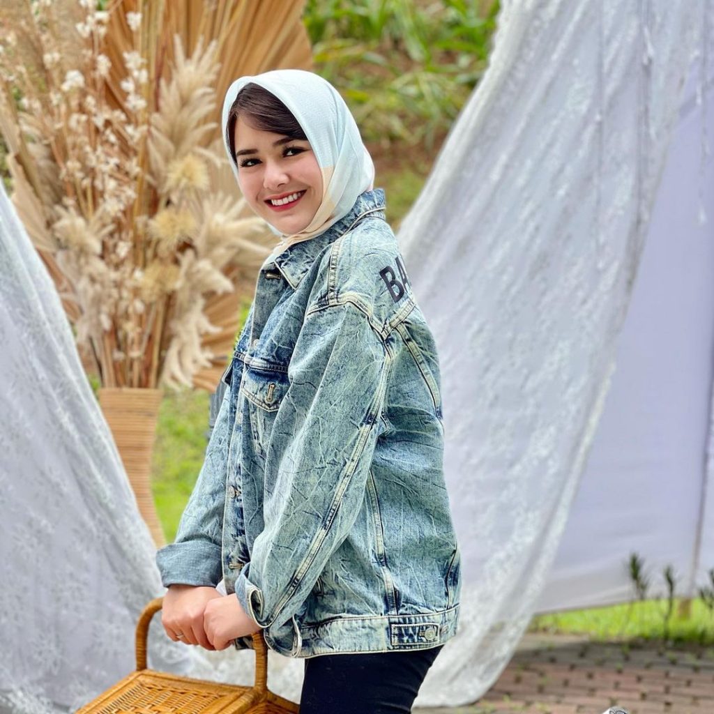 1-foto-amanda-manopo-berhijab