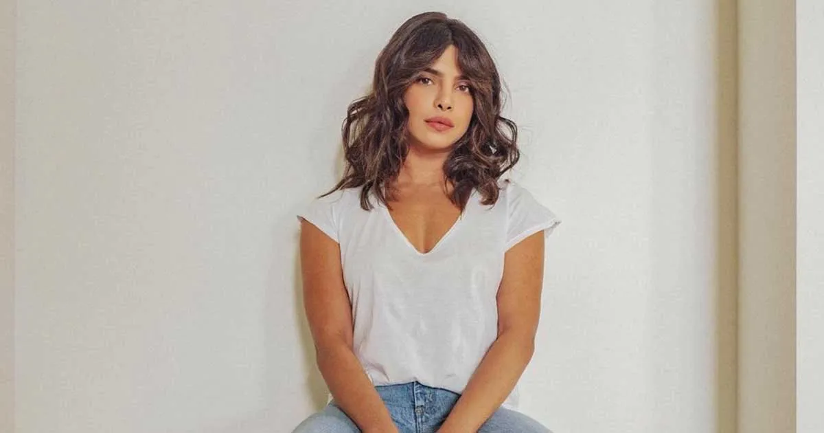 Priyanka Chopra Pernah Permak Payudara?