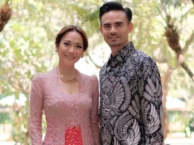 ashraf-sinclair-meninggal-dunia-bcl-dan-noah-ziarah-ke-makam