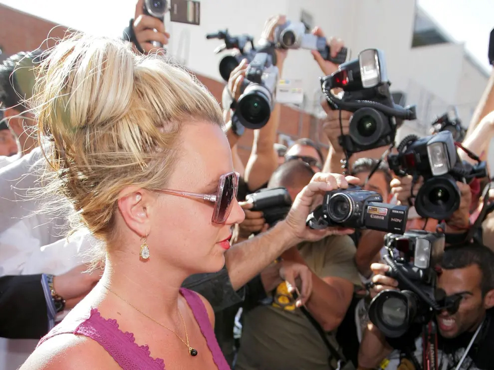 britney-spears-paparazzi