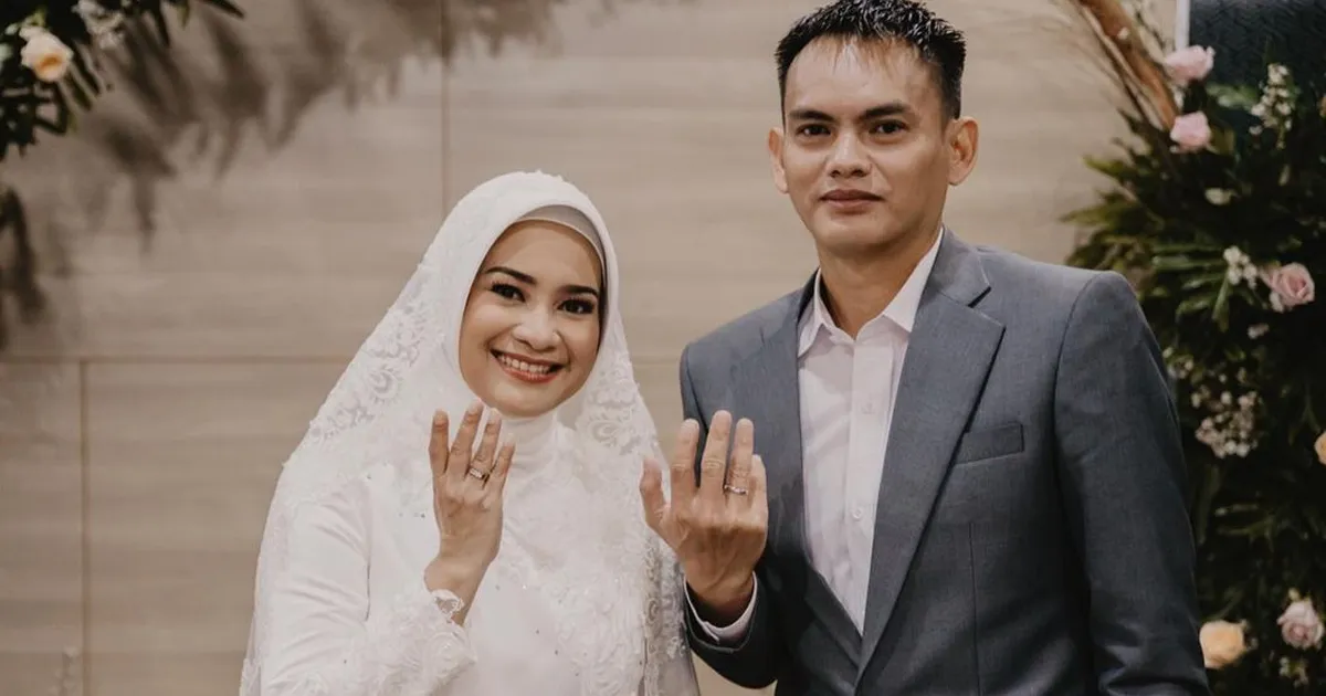 6 Fakta Menarik Karlie Fu, Suami Brondong Ikke Nurjanah