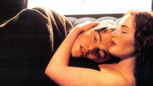 leonardo-dicaprio-adegan-seks-titanic-dan-kate-winslet-di-mobil