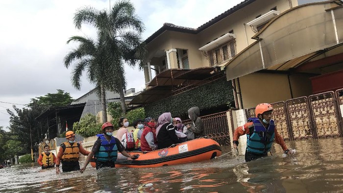 rumah-rhoma-irama-banjir