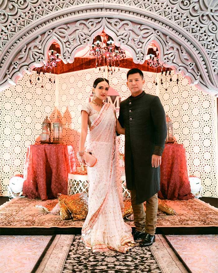 Gaya Bollywood artis Indonesia