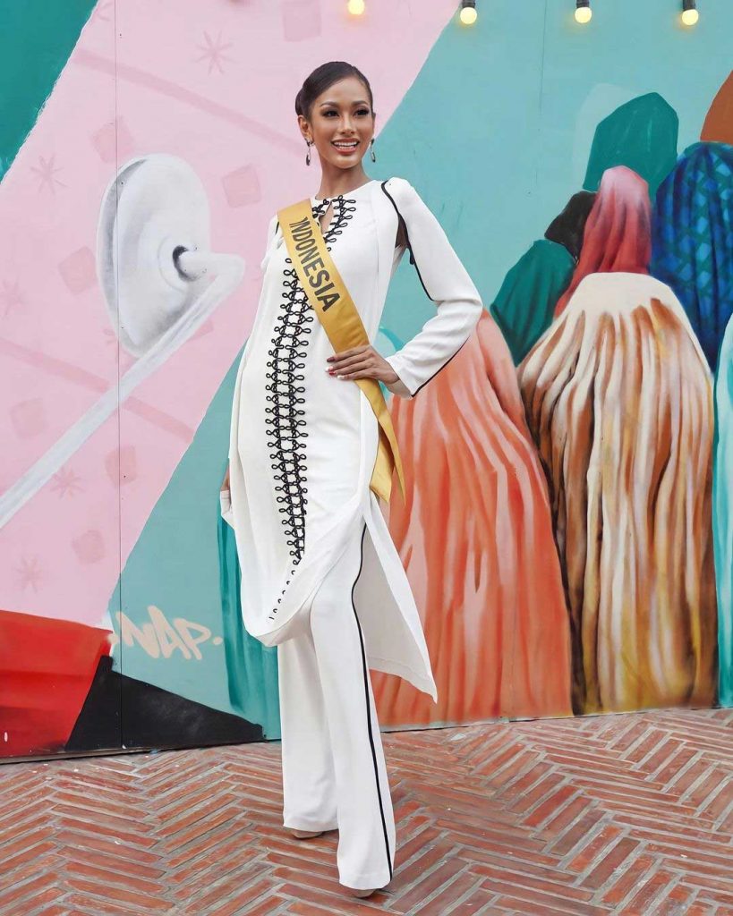 aurra-kharisma-baju-putih