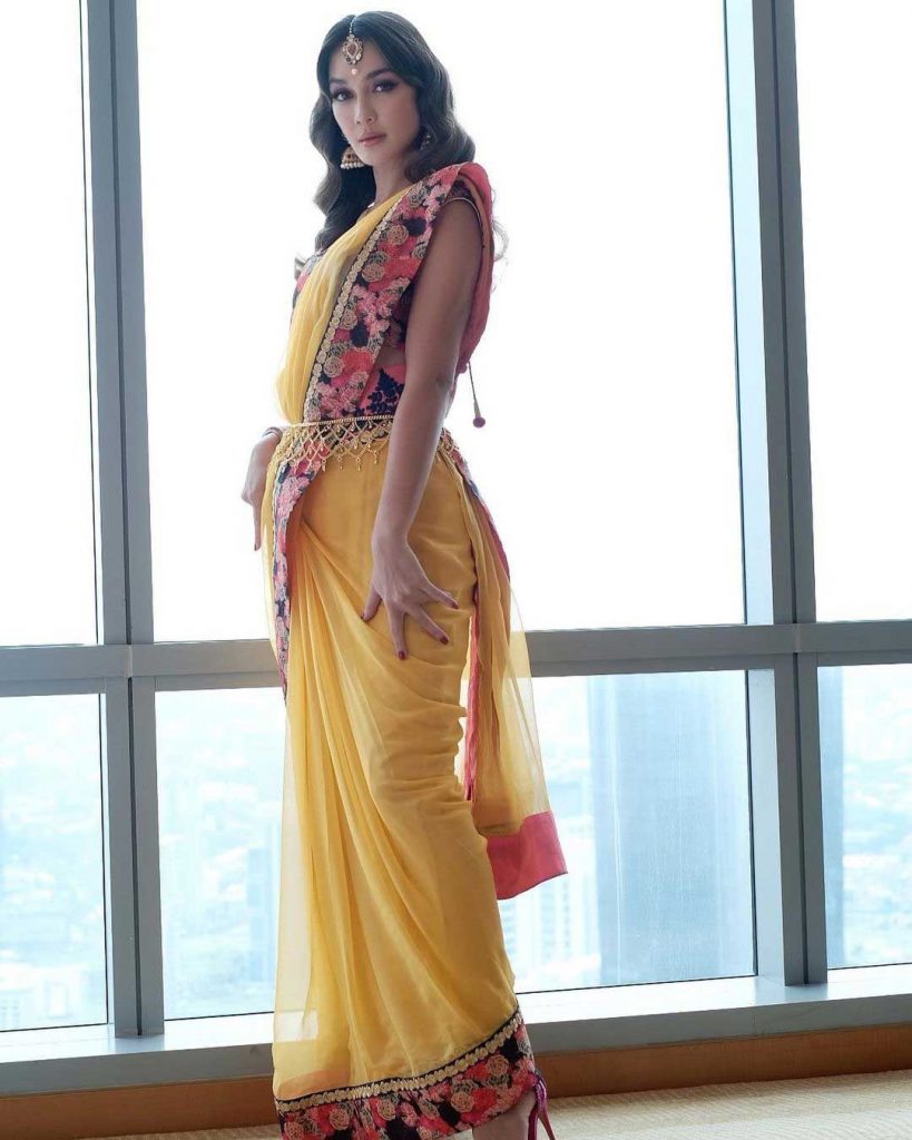 baju-india-luna-maya