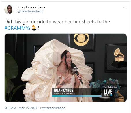 baju-unik-noah-cyrus