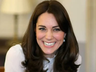 kate-middleton-tersenyum-menangis