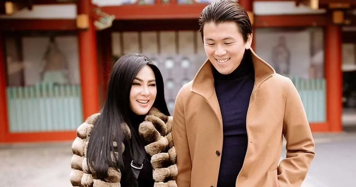 Melancong ke Jepang, Syahrini dapat Titipan dari Mantan Reino Barack