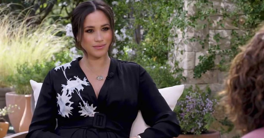 kembaran baju hamil meghan-markle-pelaku-bullying-staf-kerajaan