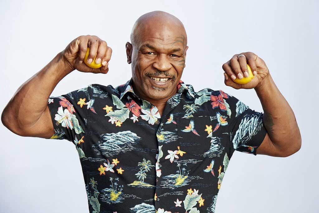 mike-tyson-pria-botak-seksi