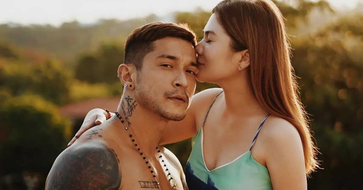 Sweet Banget! Intip Detik-detik Miller Khan Lamar Kekasih Saat Naik Helikopter