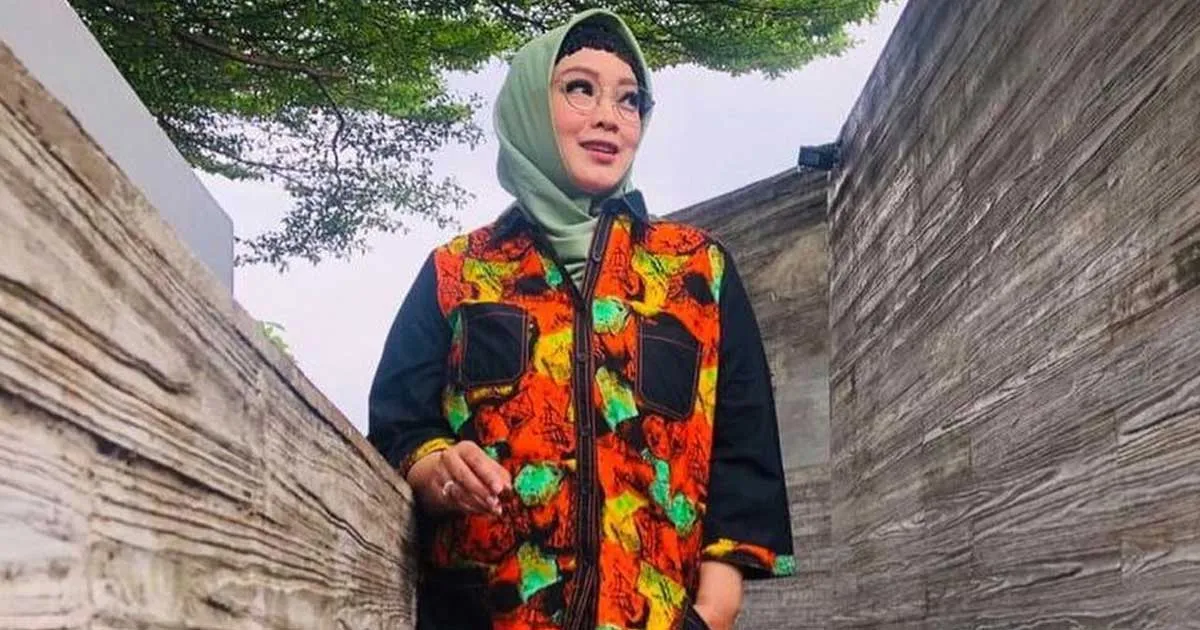 Perjalanan Karier Rina Gunawan. Dari Penyanyi Hingga Wedding Organizer Langganan Artis