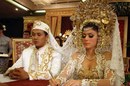 pernikahan-thalita-latief-dan-deddnis-rizky-lyla-gugat-cerai