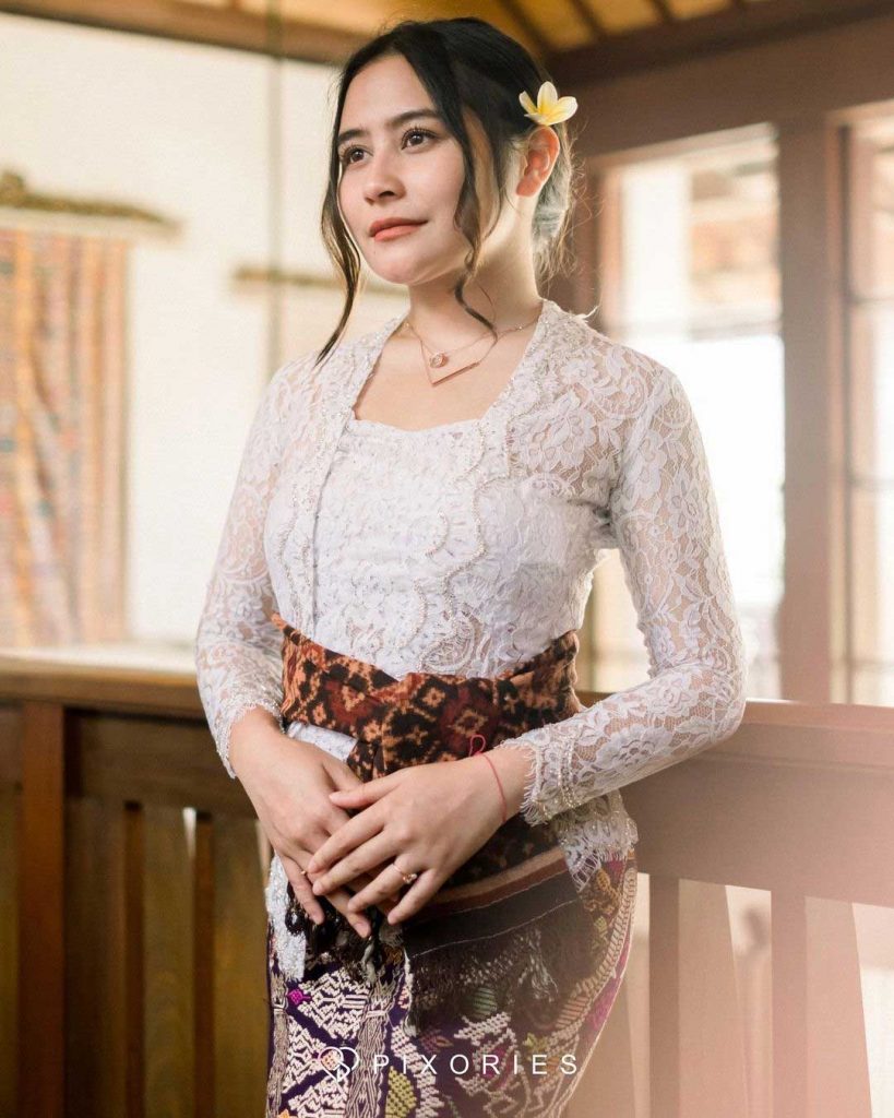 prilly-latuconsina-liburan-ke-bali