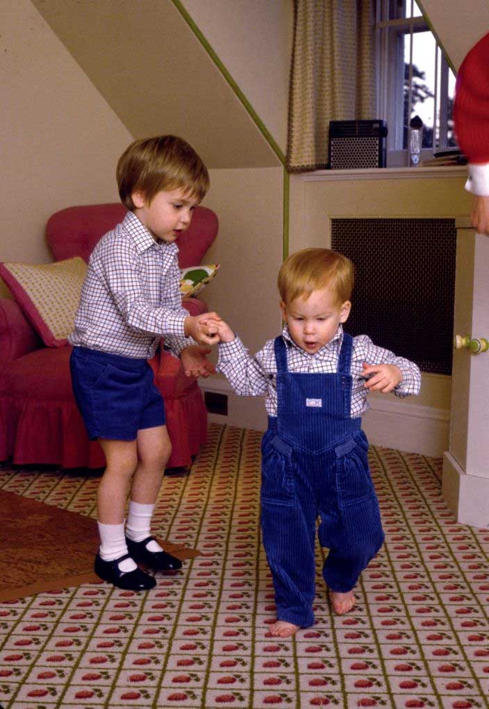 william-harry-kembaran-baju