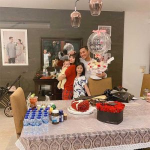 Ultah Zaskia Gotik