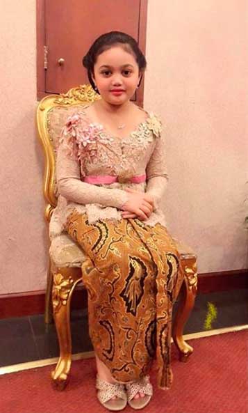 amora-lemos-krisdayanti-kebaya